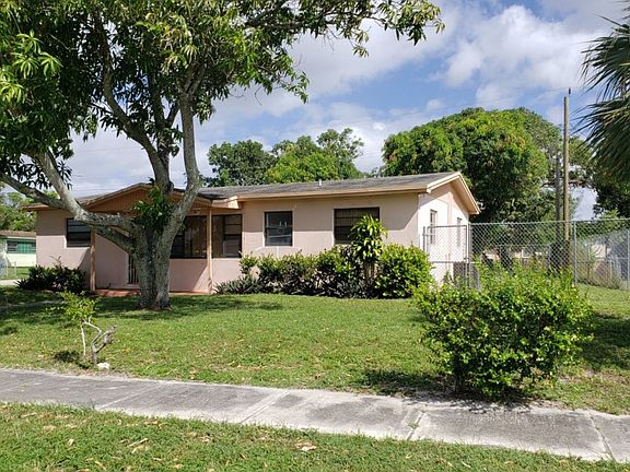 3rd image of 3545 NW 205th St