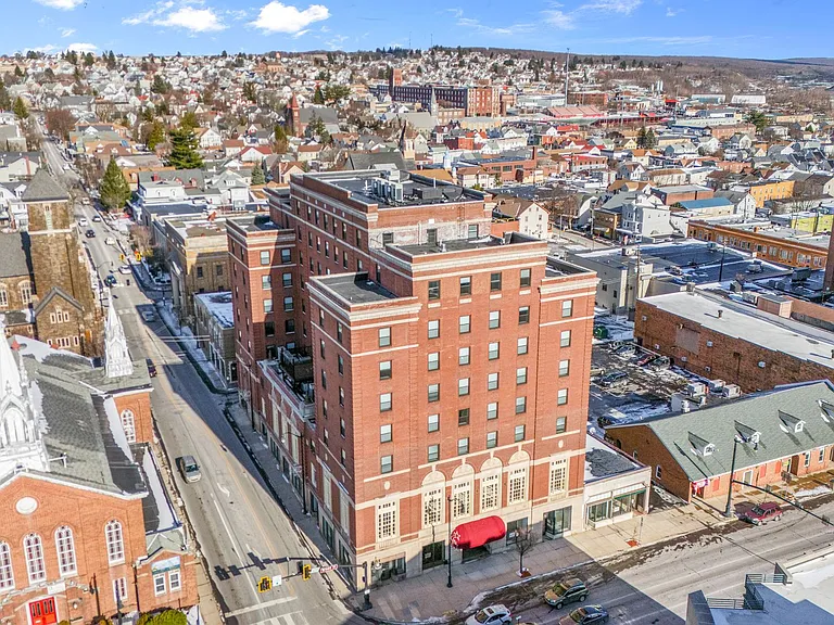 Altamont Apartments Limited-Time Special! First Month FREE with Approved Application! — Photo 6