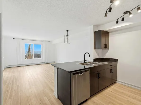 195 E Kincora Glen Rd NW #408, Calgary, AB T3R 0S3