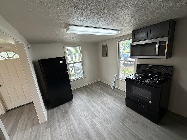 119 Mount Crawford Ave #A — Photo 3