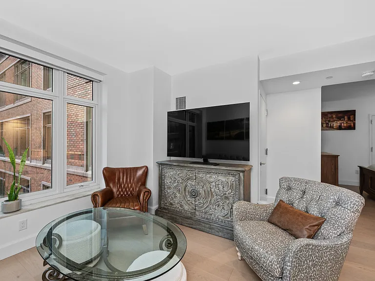 100 Lovejoy Wharf #5L — Photo 10
