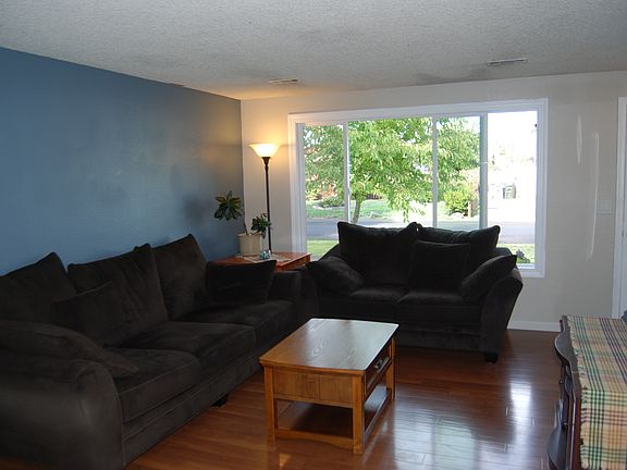 4th image of 1114 156th St E