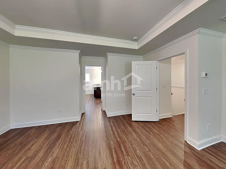 312 Bourne St — Photo 16