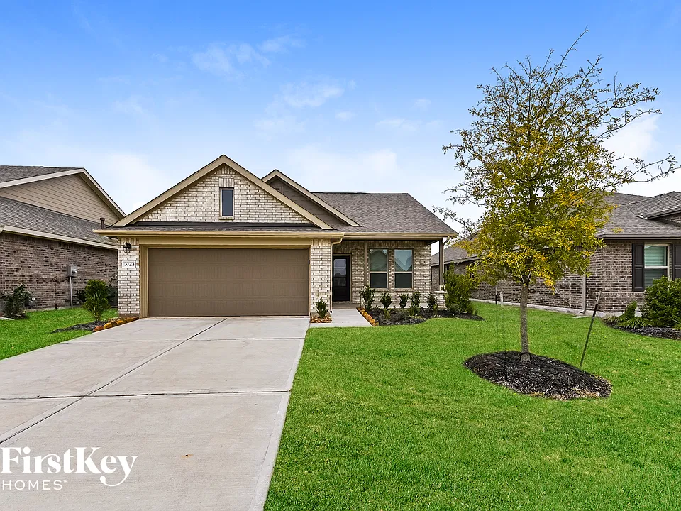 3723 Butterfly Breeze Ln