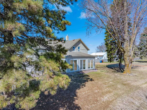 5690 County Road 10 N, Waconia, MN 55387