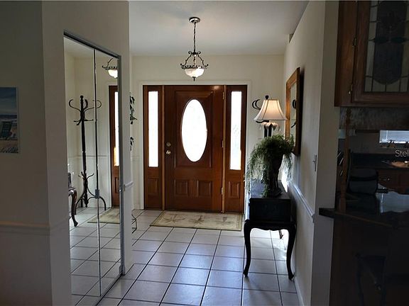 4th image of 2718 SE 38th Trl
