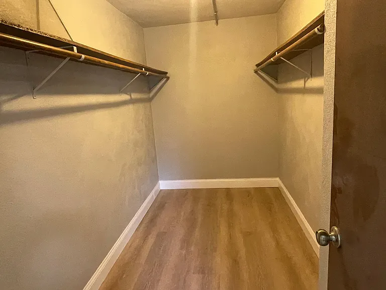 230 Phenix Ave #15 — Photo 6