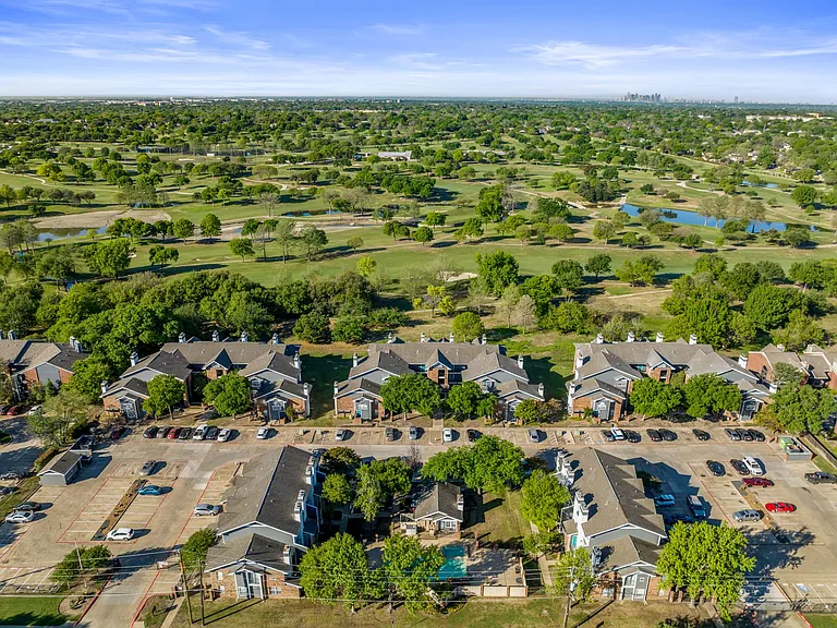 Fairway Greens Apartments — Photo 37