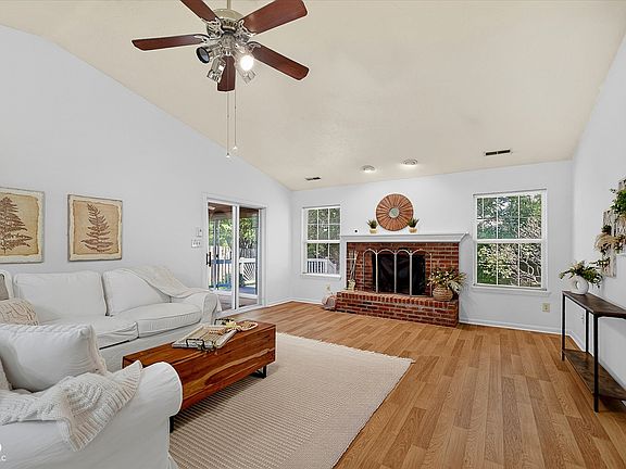 3rd image of 6128 White Birch Dr