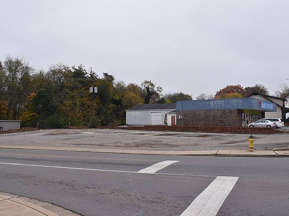 2nd image of 1003 Madison St