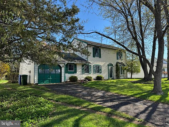 3rd image of 17 Grayburn Dr