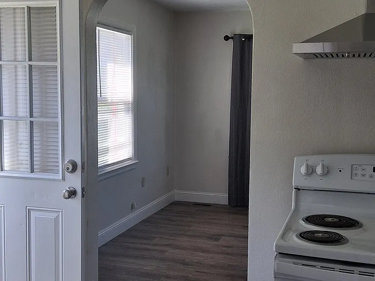 113 Druin St — Photo 5
