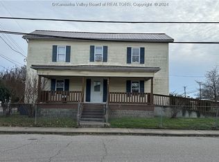306 12th St, Point Pleasant, WV 25550