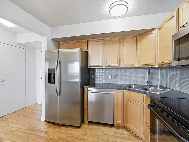 601 W 11th Ave #714 — Photo 7