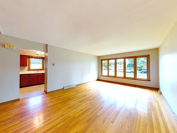 3rd image of 1510 Miami Ln