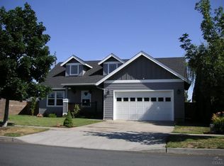 20570 NE Sierra Dr, Bend, OR 97701