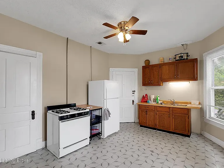 2726 S 3rd St #2 — Photo 9