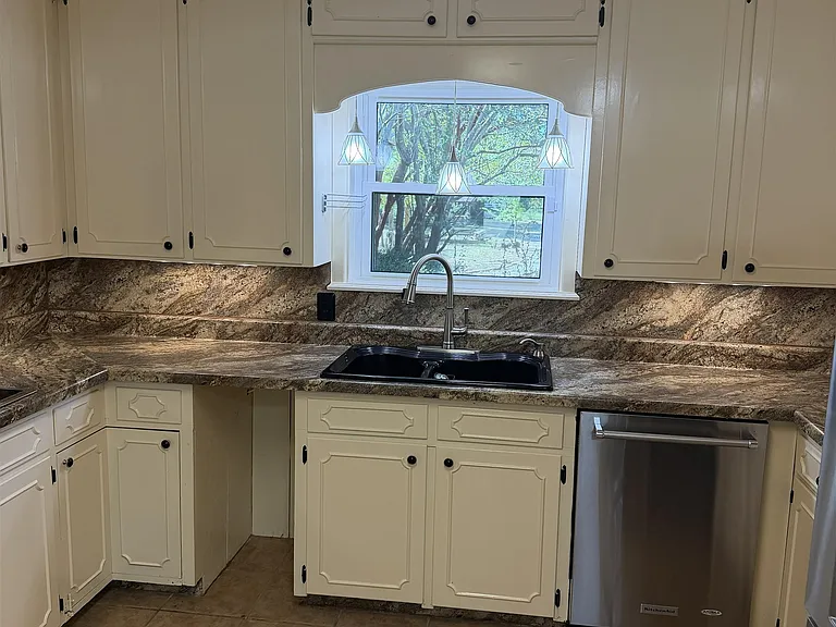 2320 Grangeway Rd — Photo 10