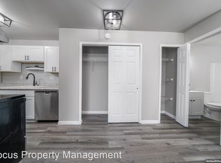 1004 Lucerne Dr #1D, Menasha, WI 54952