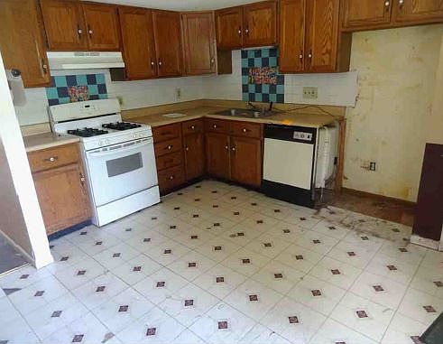 3rd image of 10105 Jeremiah Ct