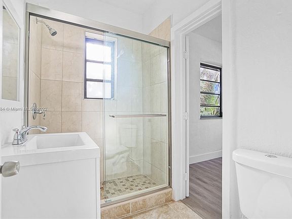 4th image of 3041 NW 15th St #2