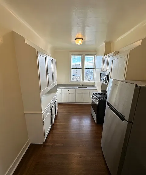 Warrington Apartments — Photo 5