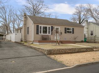 276 Fernhead Ave, Monroe Township, NJ 08831