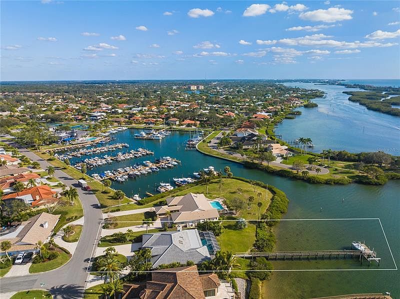 349 Yacht Harbor Dr, Osprey, FL 34229