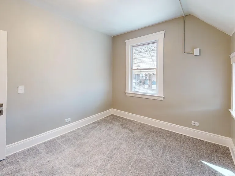 3065 W 105th St — Photo 45