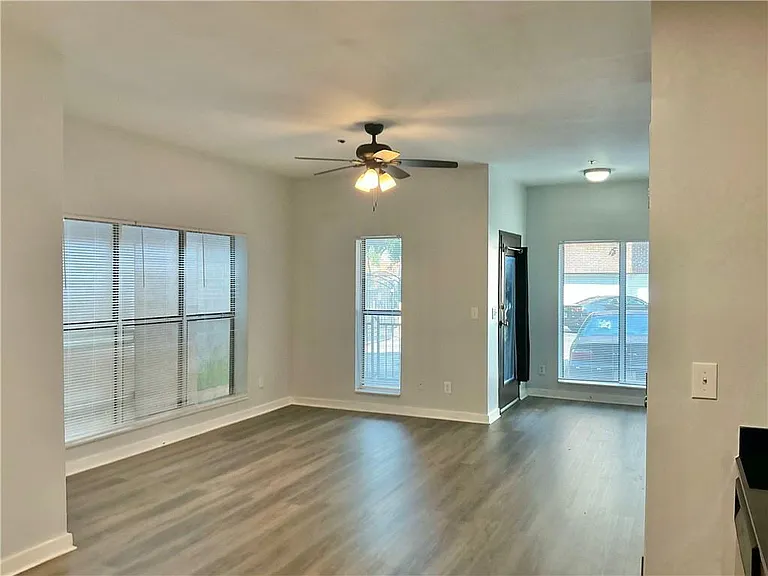 238 Walker St SW #22 — Photo 11
