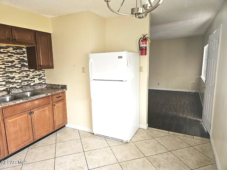 1601 N El Paso St #7 — Photo 7
