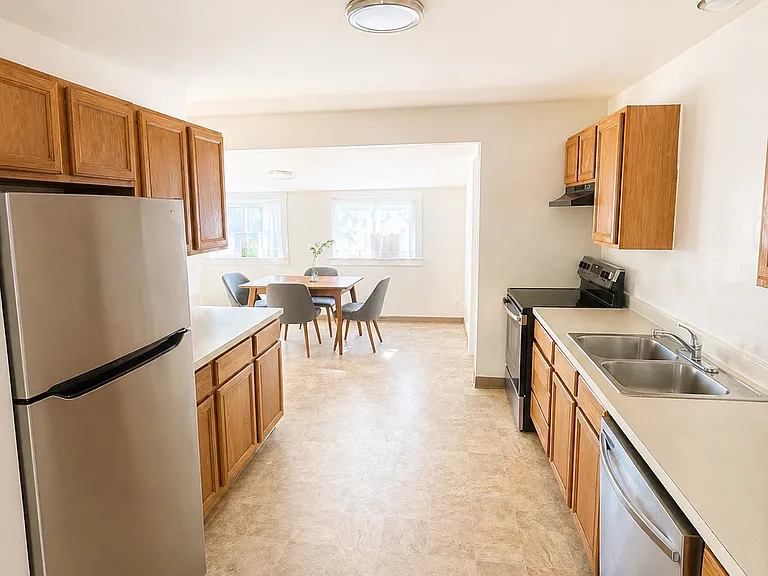 11 Chestnut St — Photo 7