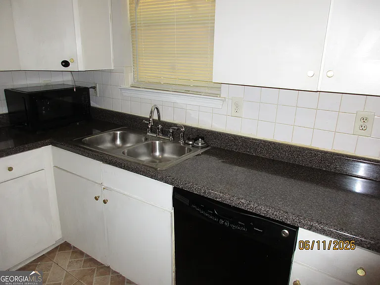 2931 Ward Lake Way — Photo 4