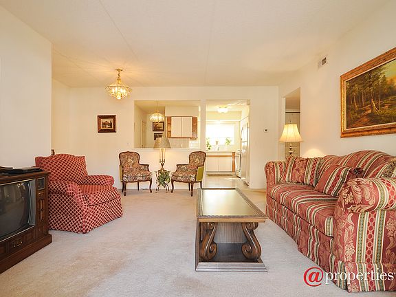 Living Room / Dining Room