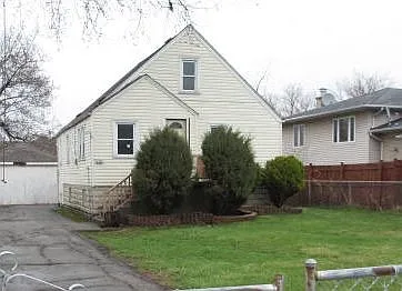 7142 W 73rd St photo 1