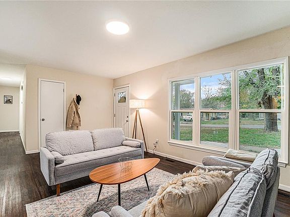 5th image of 17243 Chestnut Dr