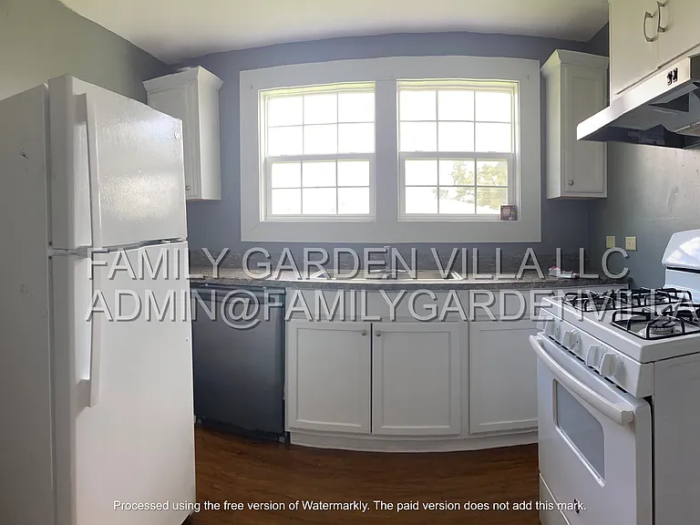 1836A Ridgefield Ave — Photo 4