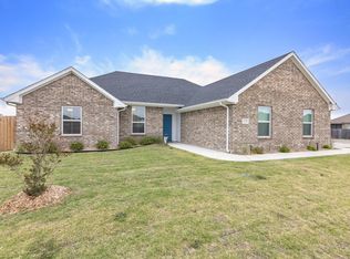 210 Poinsetta Dr, Palmer, TX 75152