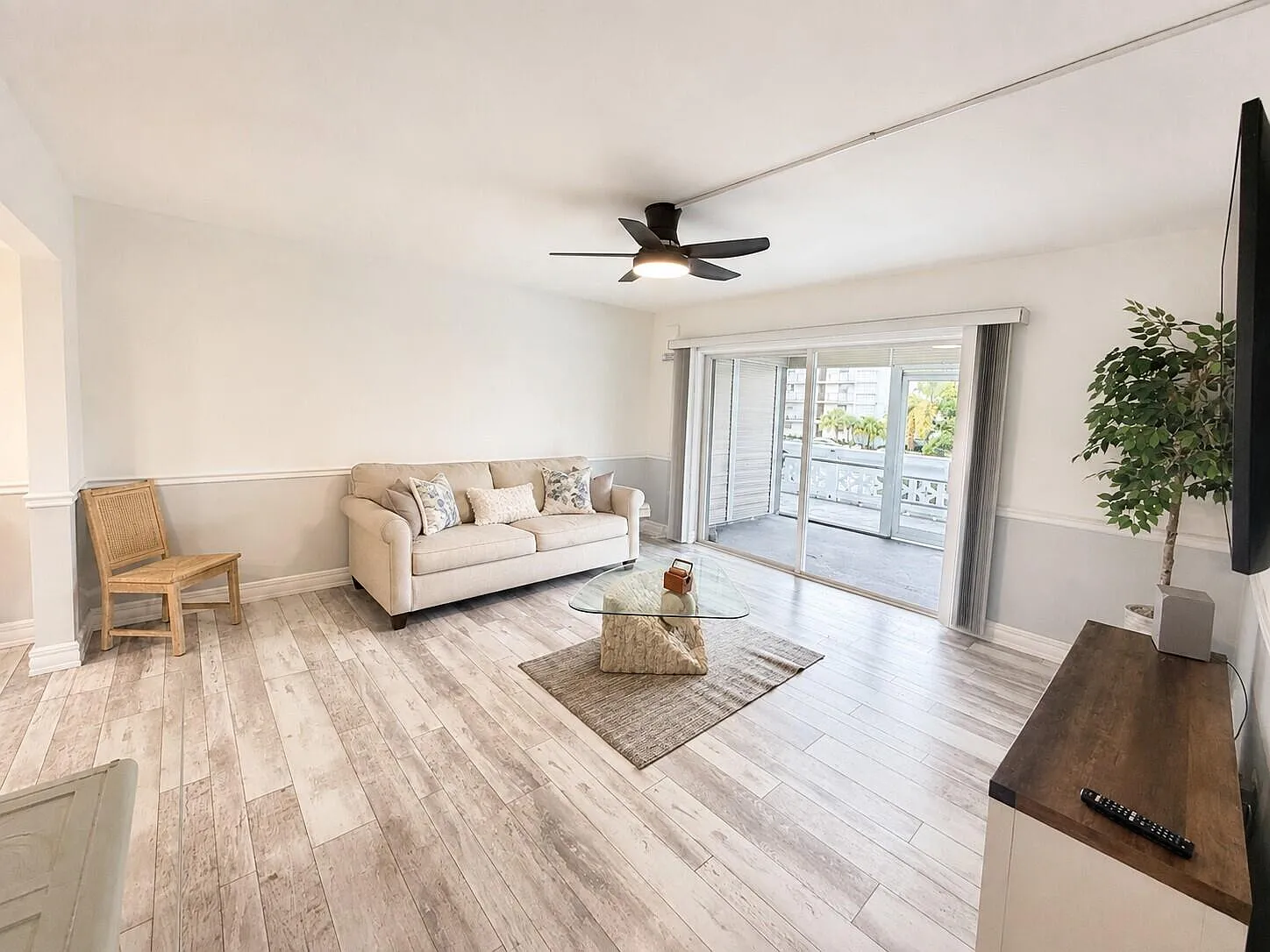 1 bed, 1.0 bath, 621 sqft, $2,200 — Photo 3