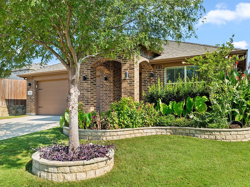 1st image of 132 Green Water Dr