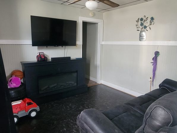 1502 Centre Ave