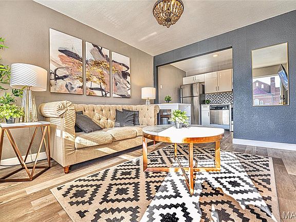 3rd image of 3320 Greenwood Blvd #11