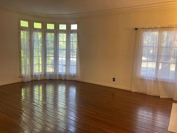 3rd image of 6618 W Olympic Blvd