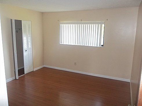 4th image of 725 S Northlake Blvd APT 13