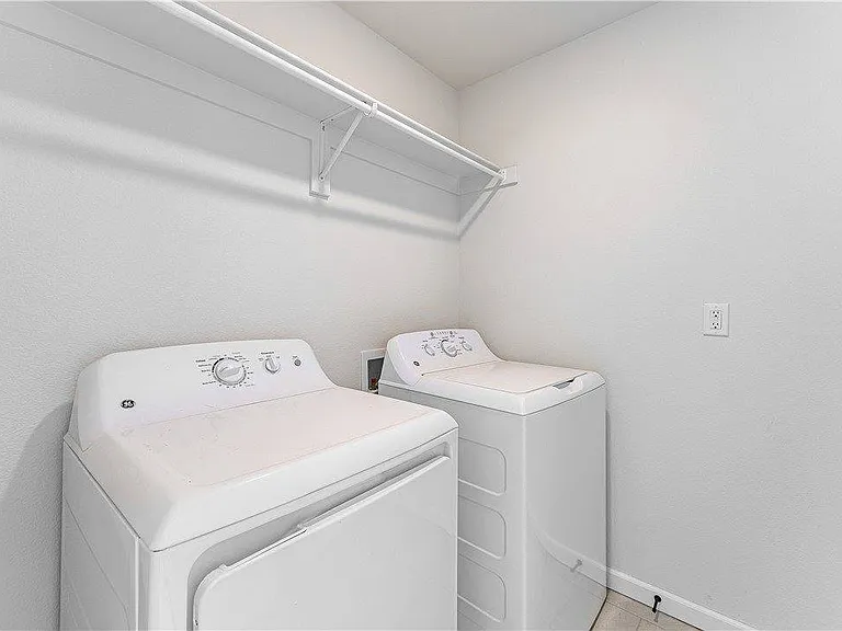 317 S Nightfall Ave — Photo 25