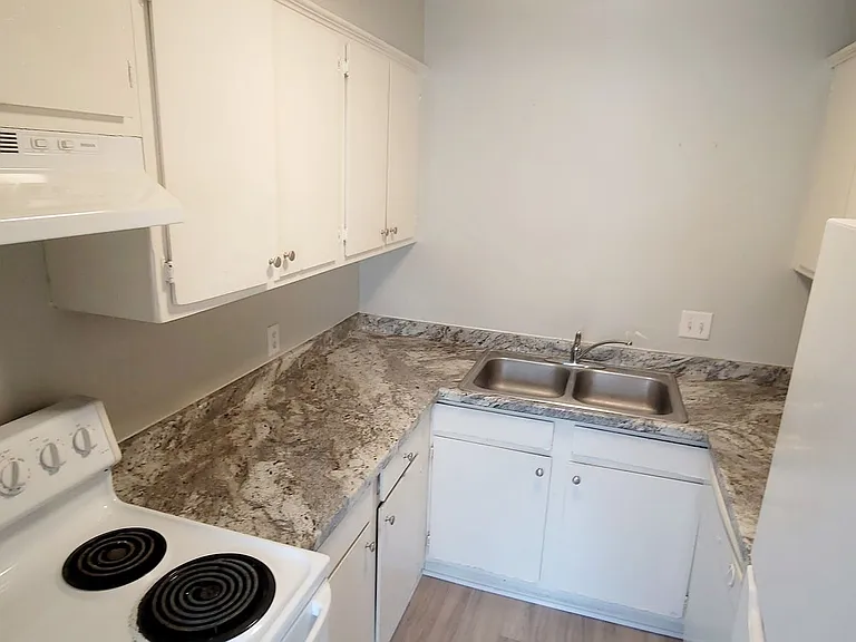 County View Apartments — Photo 15