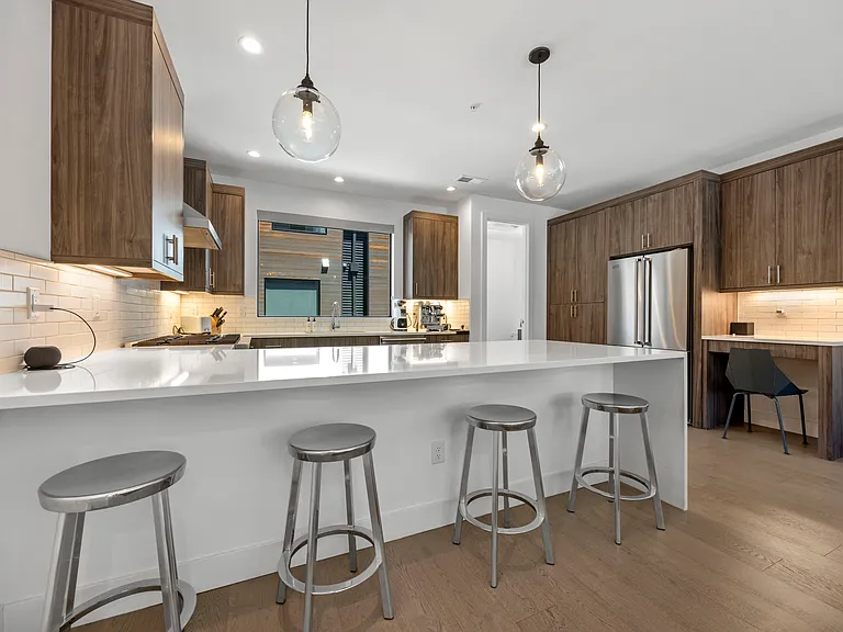 2457 Walnut St — Photo 7