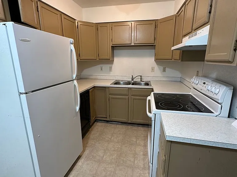 2504 E Thayer Ave — Photo 7