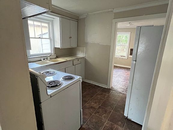 5th image of 311 Short St