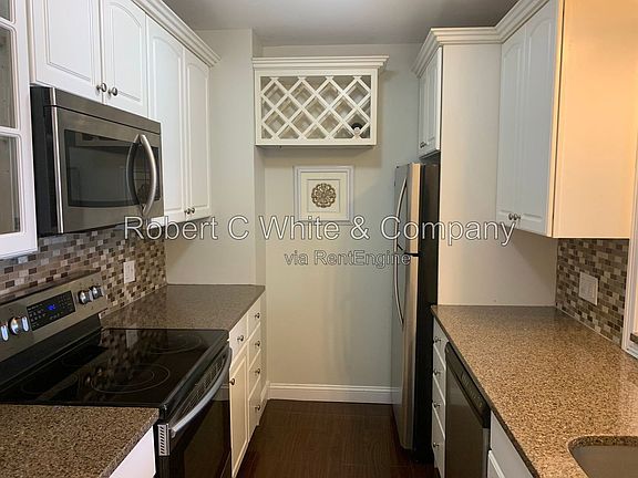 3rd image of 196 Crown St APT 503